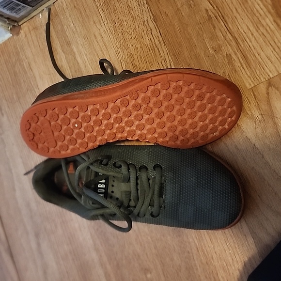 Shoes - Picture 3 of 4